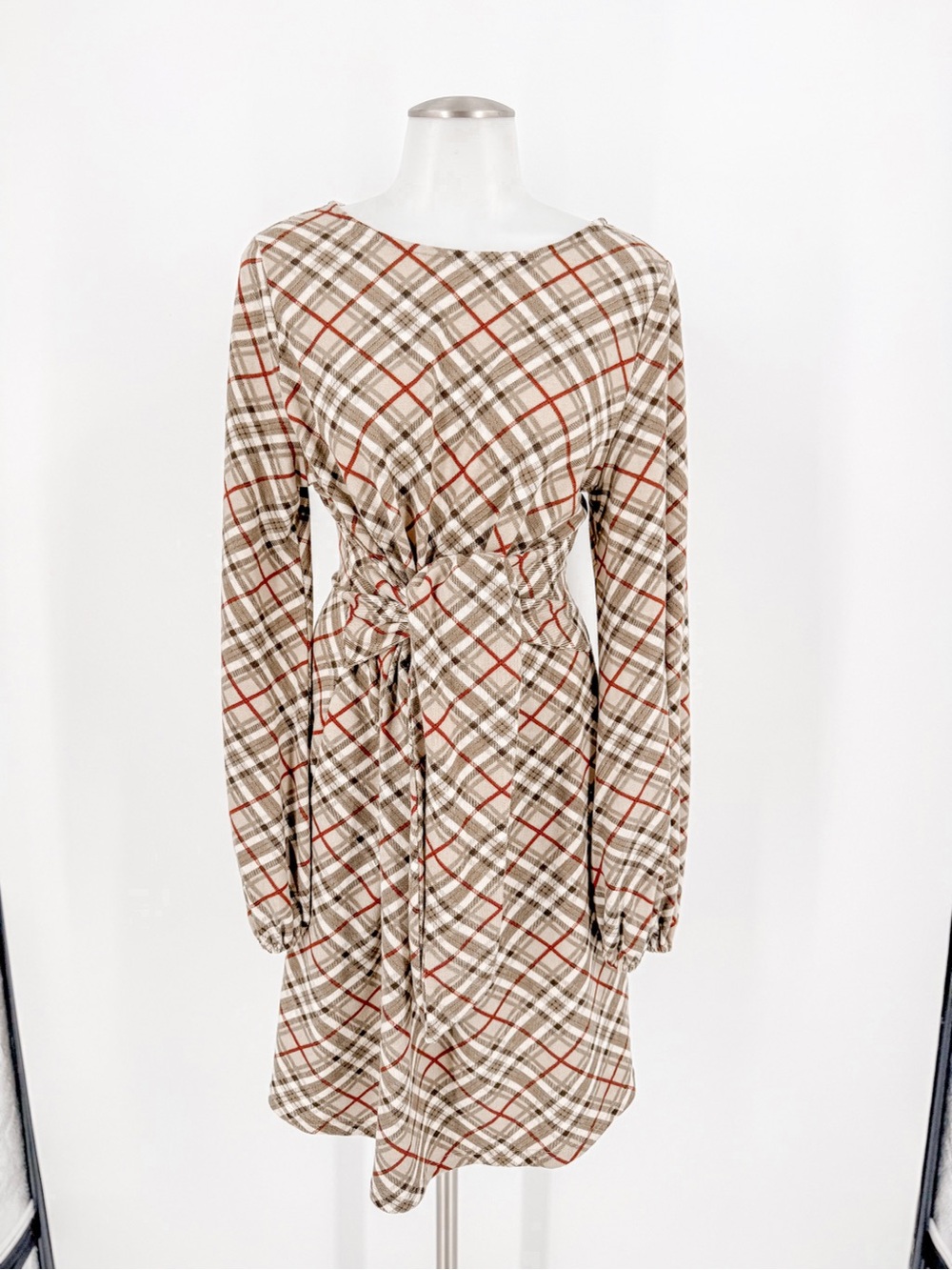 DAVI & DANI Beige Plaid Tie-Waist Long Sleeve Dress